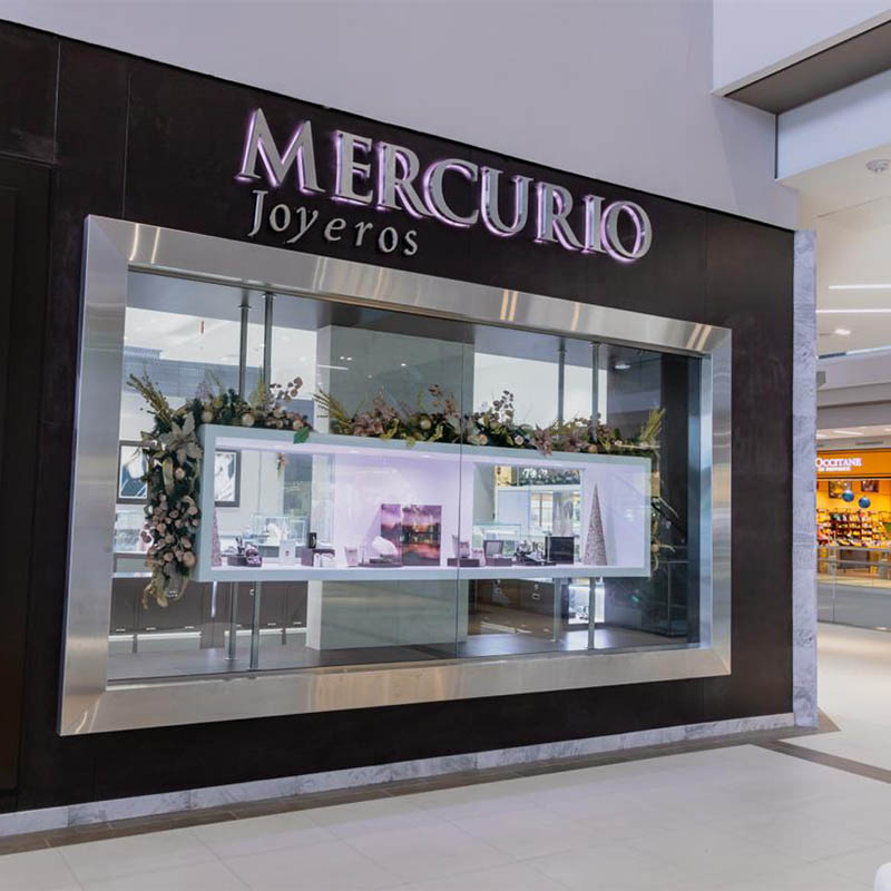 Duty Free Dynamics and Mercurio Joyeros introducing ORIS in Panama